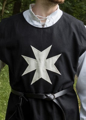 Keskiaikainen tabardi – Hospitaller, musta/luonnonvalkoinen