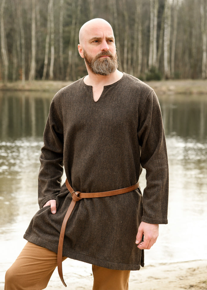 Viikinkitunika Morten, kalanruotokuvio, ruskea