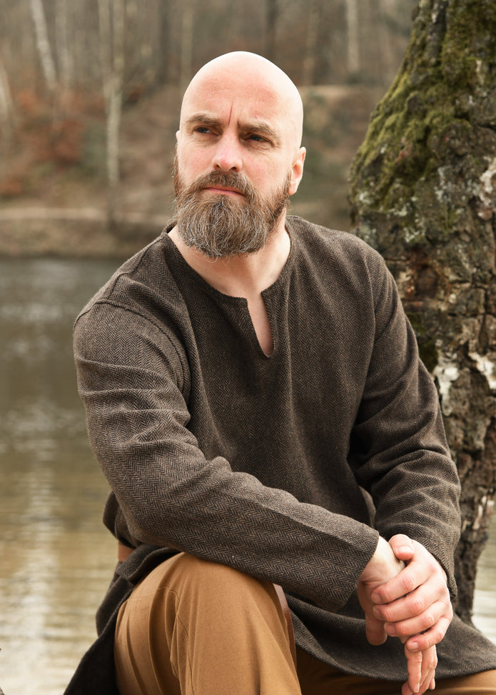 Viikinkitunika Morten, kalanruotokuvio, ruskea