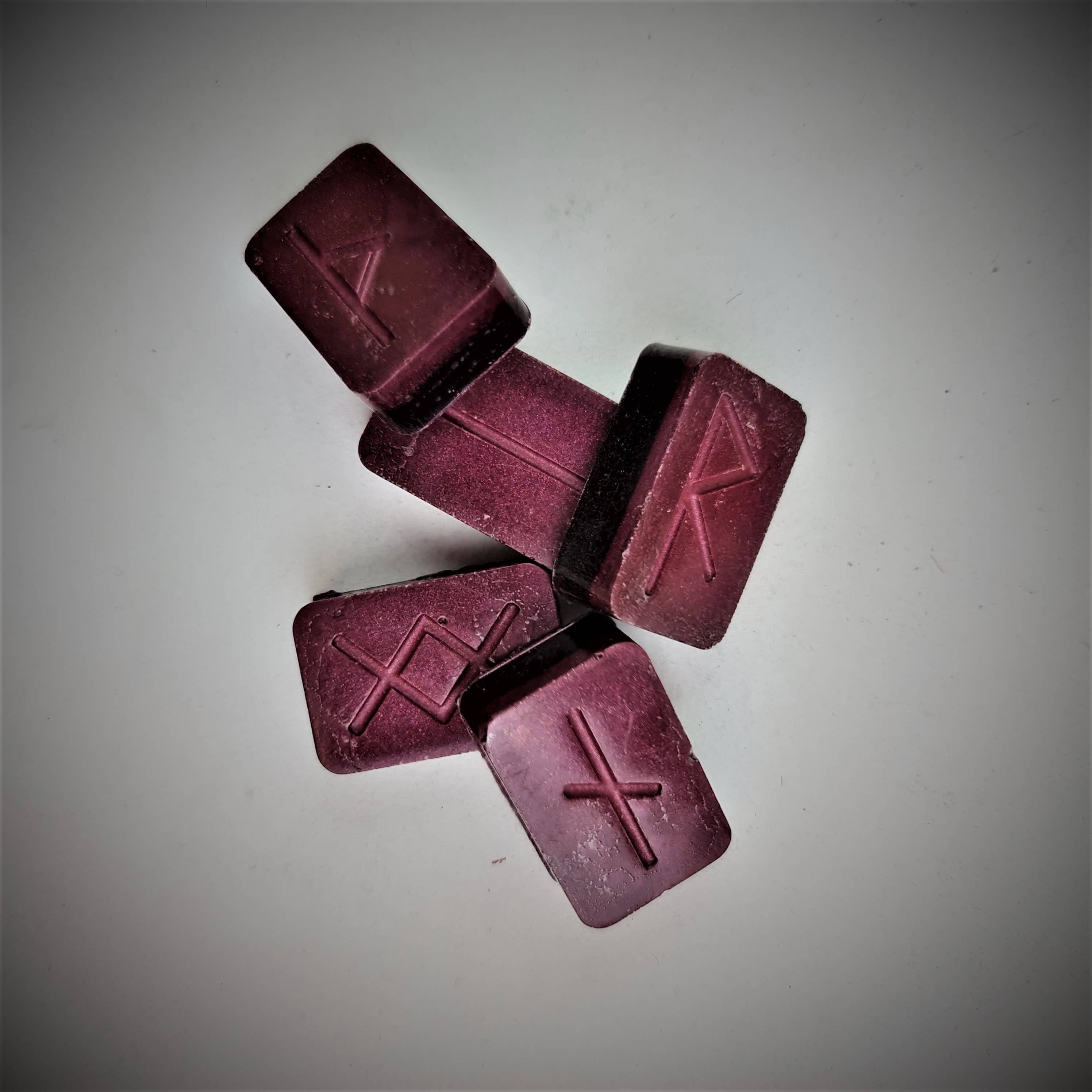 Helin nälkä -tuoksuvahat – 8 viikinkiriimun setti