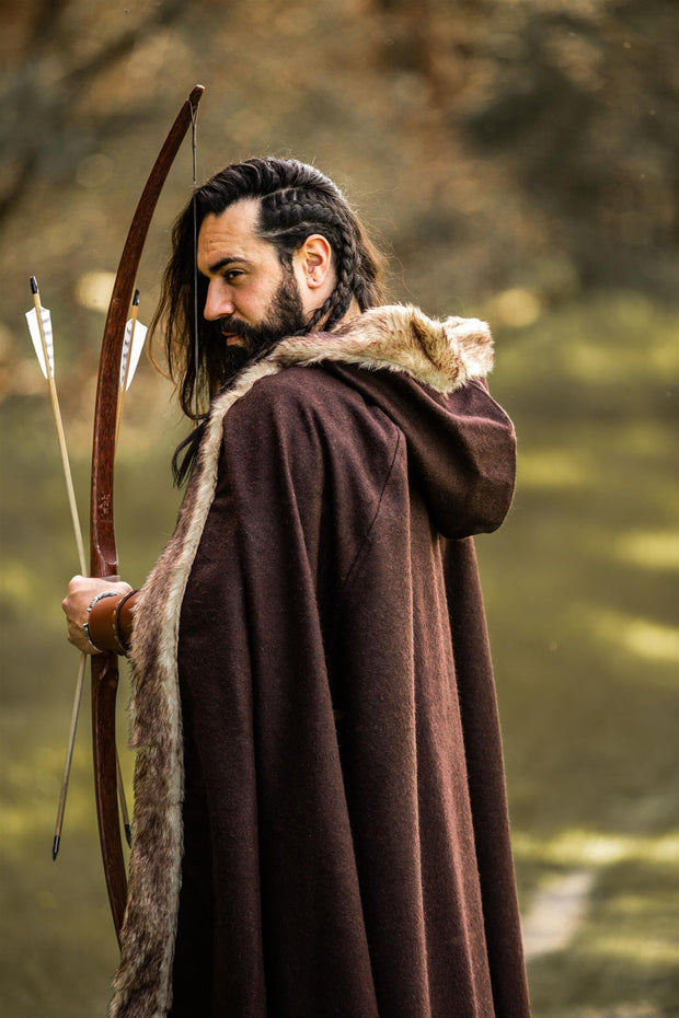 Viikinkiviitta Fjell, ruskea ja musta – keinoturkiksella