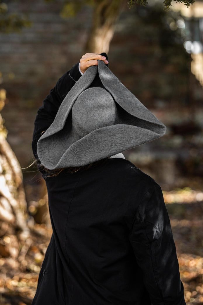 Hugo-huopahattu, tricorne-malli, villahuopaa