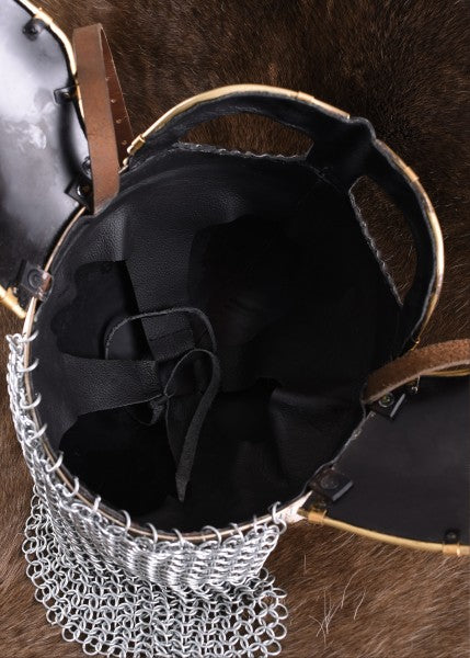 Beowulf kypärä poskisuojilla ja niskaa suojaavalla rengaspanssarilla