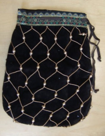 Samettipussukka Relindis, helmikoristein