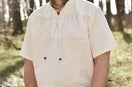 Mistä materiaaleista aito keskiaikapuku valmistetaan? – näin tunnistat pellavan ja villan laadun