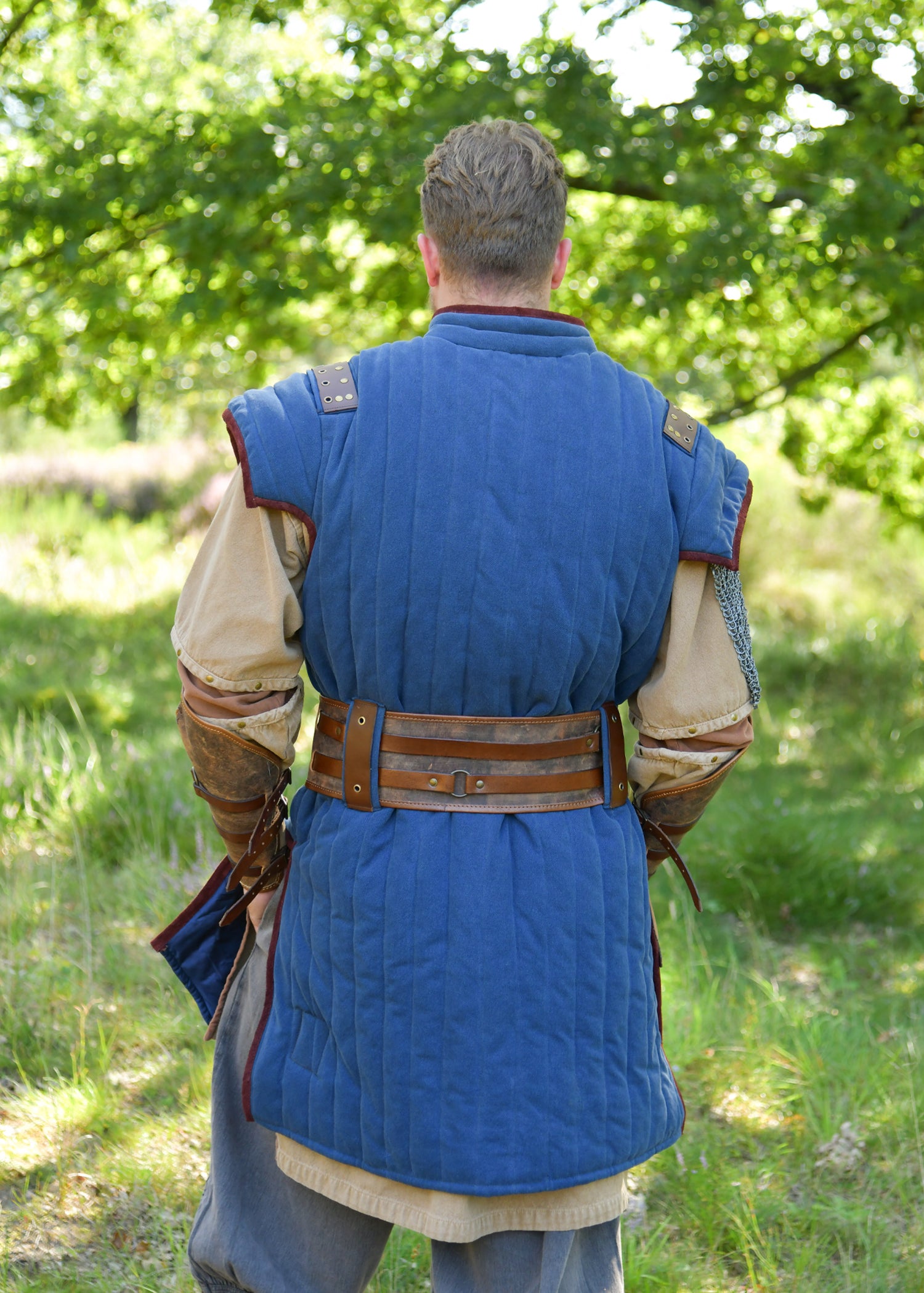 Keskiaikainen gambeson Vari