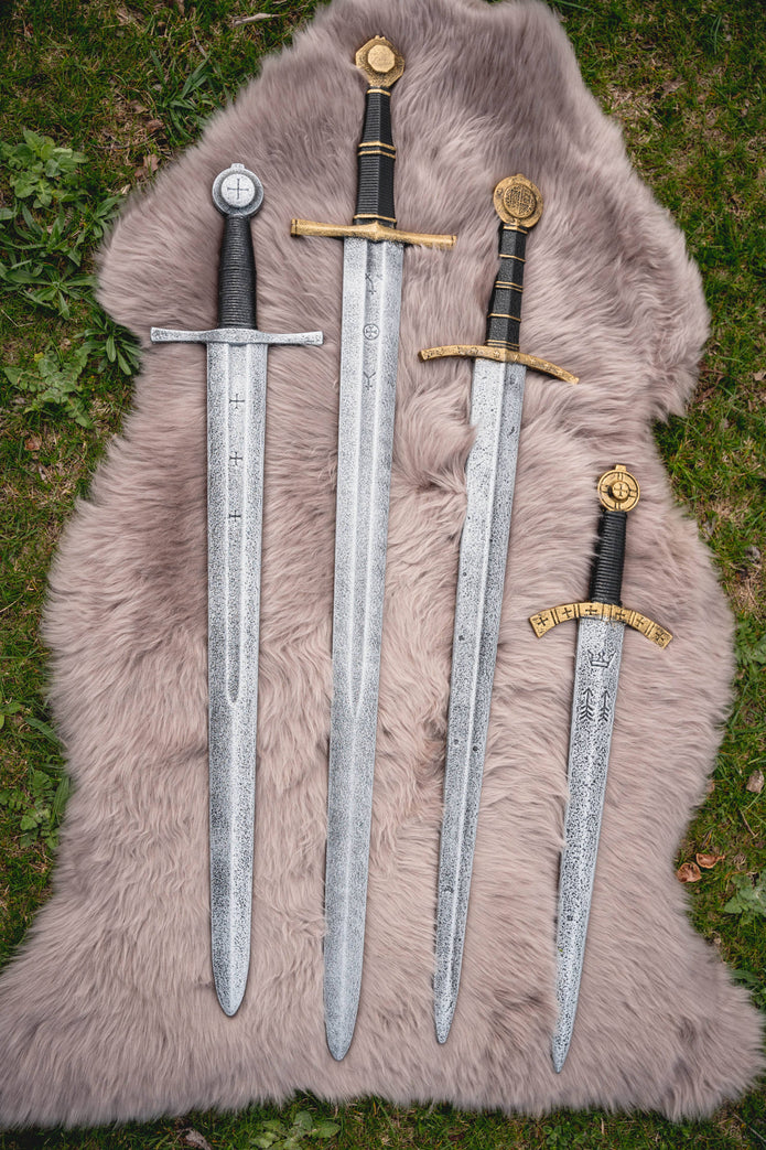 Historiallinen muovimiekka – kuningas Edward III:n malli