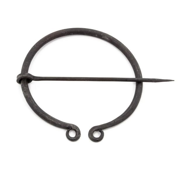 Rautainen fibula, 7,5 cm – yksinkertainen ja ajaton