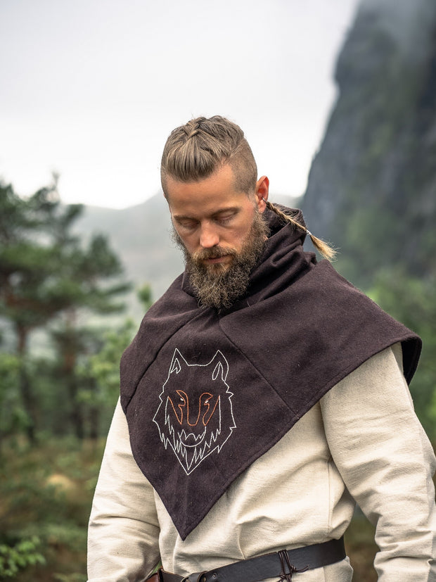 Skjoldehamn-gugel Halfdan, ruskea – susikirjailulla