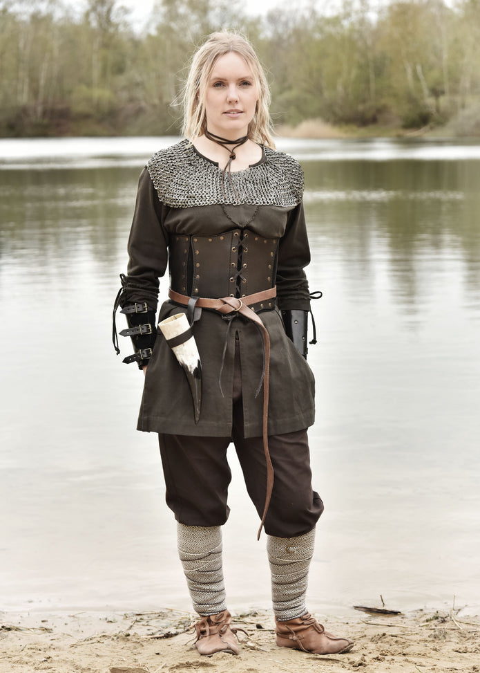 Nahkainen vyötärökorsetti mokkavuorilla – ruskea tai musta